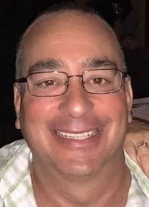 Andrew Weiss headshot